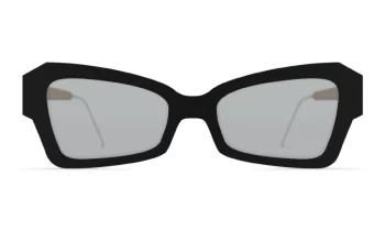 Nina Mûr 'Quini' wood eyeglass frame in a matte black color. Designed and made in Madrid, Spain.